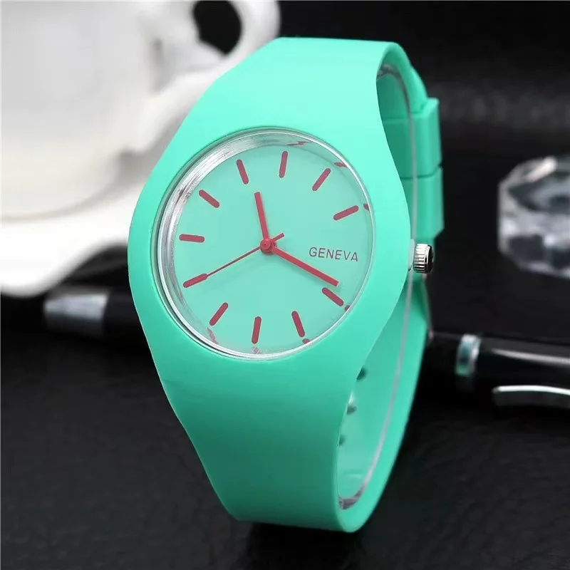 Montre enfant à aiguilles sans chiffres