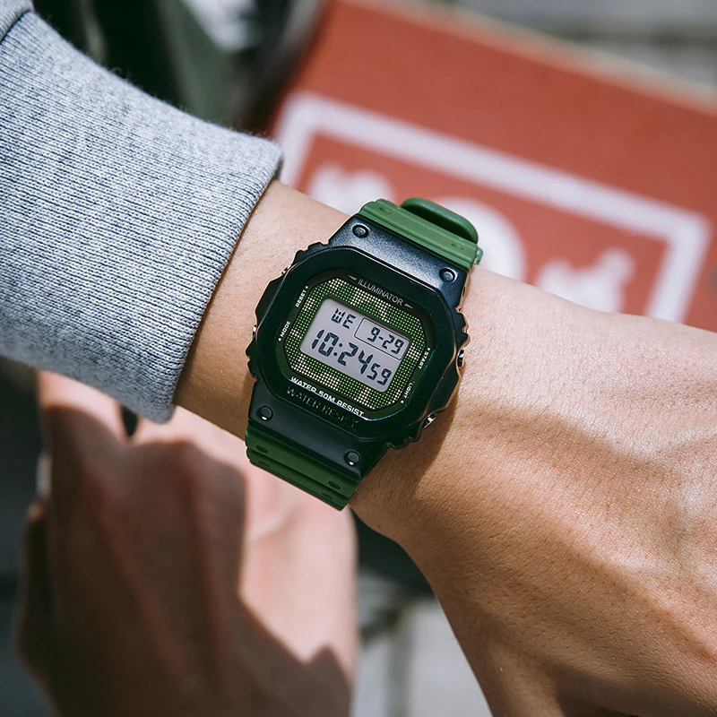 Montre de sport numérique carrée – Image 3