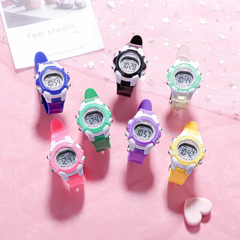 Montre enfant digitale 9 couleurs
